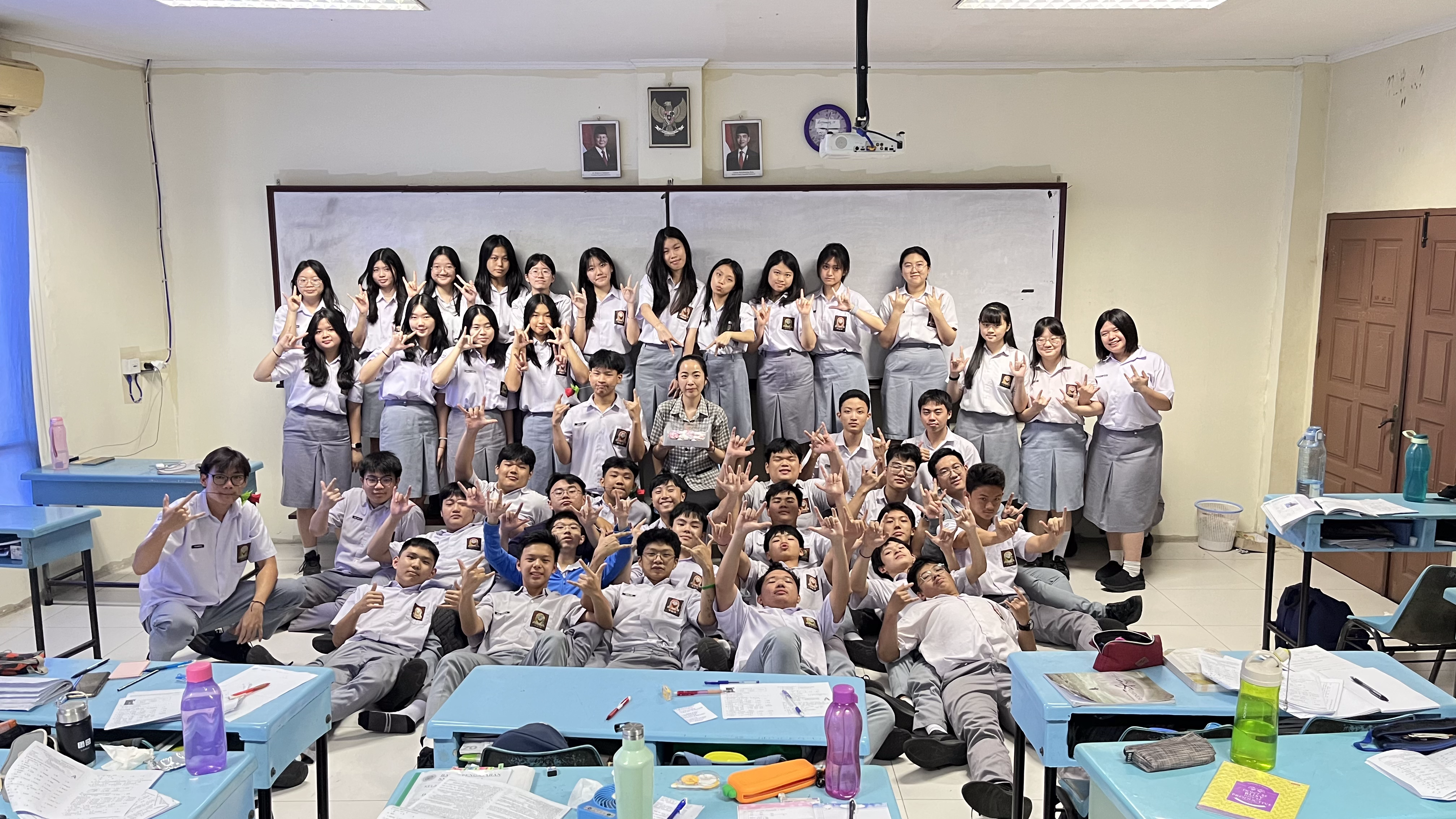 XI92425_LM 老师 Stephanie.png